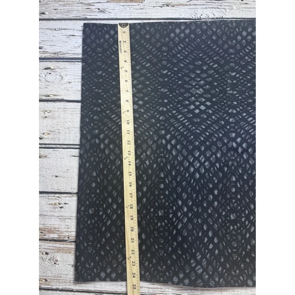 Lululemon Scarf Fleece‎ Vinyasa Customizable Geometric Black Gray Snap O/S NWT